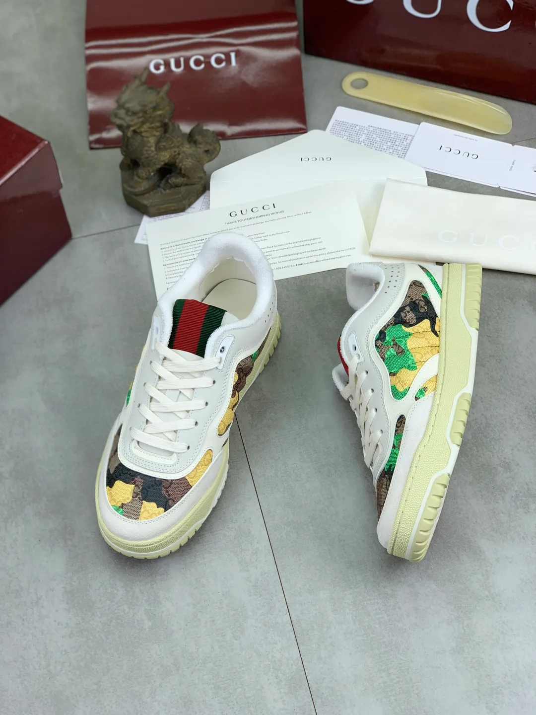 Men's shoes 💰P542 New Gucci autumn and winter low-end catwalk casual sneakers, top version! Oil edge craftsmanship. New model for early spring, creating a perfect style, cool and sassy, ​​c-position fashionable wear, classic shoe style with retro and futuristic feel, showing exquisite texture! Open mold to customize high-density outsole. Comes fully packaged. Size: 40-45 Fabric: Imported calfskin punching Lining: Imported original towel lining